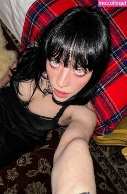 Billie Eilish [ billie-eilish ] - If you're a good boy I will let you see what's underneath 😏😈