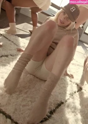 Billie Eilish [ billie-eilish ] - Missing that summer sun