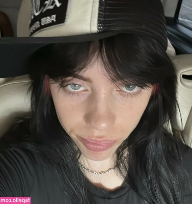 Billie Eilish [ billie-eilish ] - here waiting for you