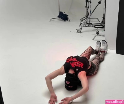 Billie Eilish [ billie-eilish ] - if you want that i can give you my opinion about your dick just have