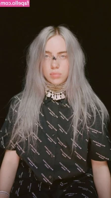 Billie Eilish [ billie-eilish ] - If you have a kink/fetish for heels, feet and oil then send me a pm.