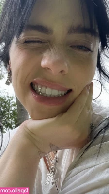 Billie Eilish [ billie-eilish ] - ok sooo who’s really paying attention...?
