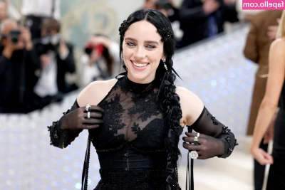 Billie Eilish [ billie-eilish ] - It’s my birthday🎂🥳 I hope you’re ready for cake to be