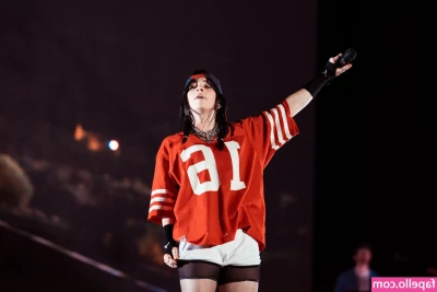 Billie Eilish [ billie-eilish ] - Cual es tu foto favorita  Regalame un like si te gustan y hablemos un