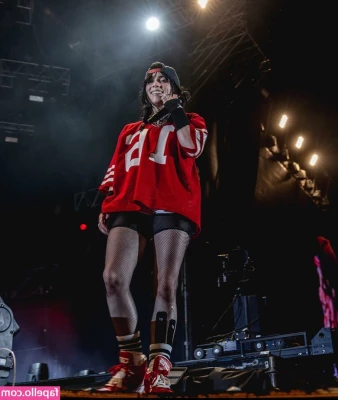 Billie Eilish [ billie-eilish ] - De fiesta