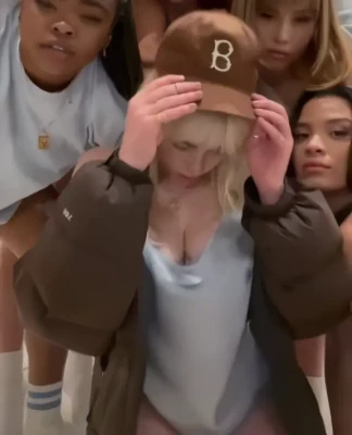 Billie Eilish [ billie-eilish ] - Ufffff my love 🤭