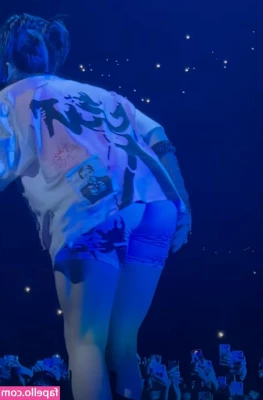 Billie Eilish [ billie-eilish ] - Don t forget to spam all my content with likes and comments for a
