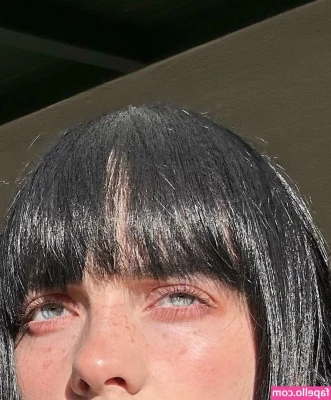 Billie Eilish [ billie-eilish ] - Guys you need to click the little heart when you like a post!  It's a