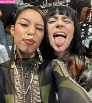 Billie Eilish [ billie-eilish ] - I want to be your dirty little whore  Message me to tell me what