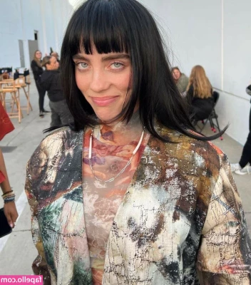 Billie Eilish [ billie-eilish ] - A very vanilla picture for a very vanilla holiday! I need you to help