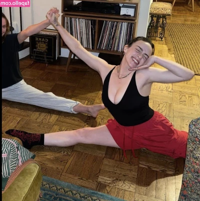 Billie Eilish [ billie-eilish ] - Feeling extra naughty this morning 🤫