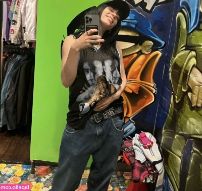 Billie Eilish [ billie-eilish ] - When he fuck me good I take his ass to red lobster 🦞
