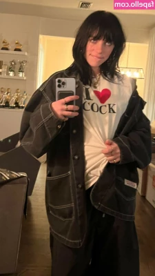 Billie Eilish [ billie-eilish ] - Love the way that  lajosiejo rides     The full scene release will be