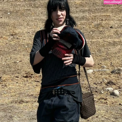 Billie Eilish [ billie-eilish ] - this is what you'd see every single morning baby 😘