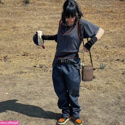 Billie Eilish [ billie-eilish ] - Getting my ass fucked By @massively_mode