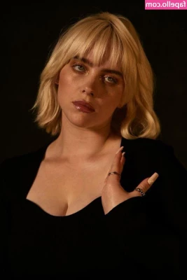 Billie Eilish [ billie-eilish ] - Feelin peachy 🍑 🦶