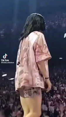 Billie Eilish [ billie-eilish ] - Took this in the shower just 15 minutes ago