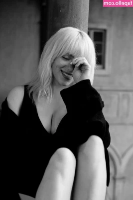 Billie Eilish [ billie-eilish ] - Show your gratitude now honey~💕