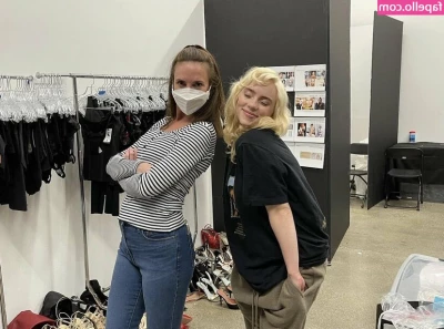 Billie Eilish [ billie-eilish ] - Gunna try these out on live tomorrow