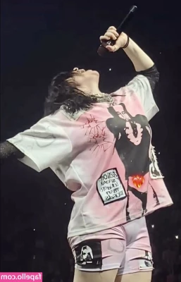 Billie Eilish [ billie-eilish ] - It's hiking time! Nothing's better than cumming on a beutiful