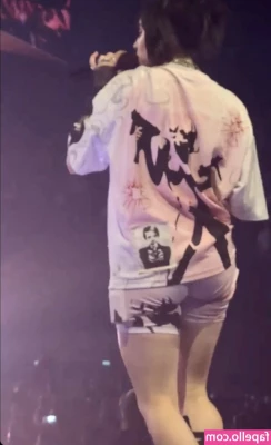 Billie Eilish [ billie-eilish ] - Very smelly socks  Bring your nose closer  slut