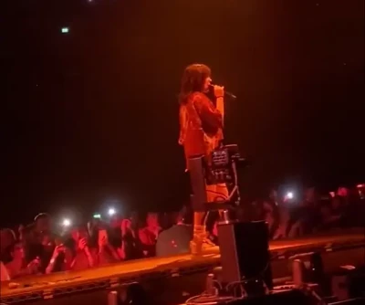 Billie Eilish [ billie-eilish ] - Trying to get to know my butthole better. Desperately want to be vers