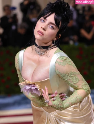 Billie Eilish [ billie-eilish ] - How's your day going?