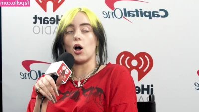 Billie Eilish [ billie-eilish ] - Empezamos con mis pies   queréis saber cómo son  Pues son peques