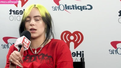 Billie Eilish [ billie-eilish ] - Too hot for a bra today
