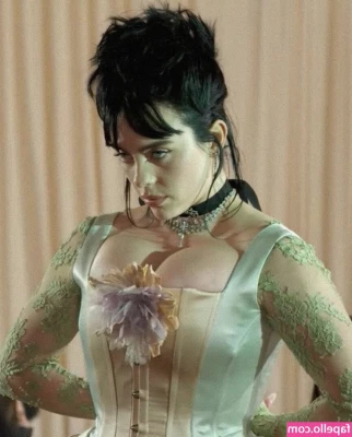 Billie Eilish [ billie-eilish ] - Stream started at 10 02 2024 08 41 am