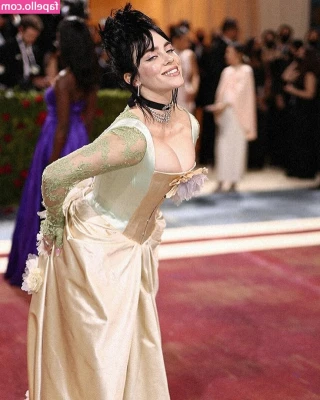 Billie Eilish [ billie-eilish ] - just do me! i mean it! 🤪