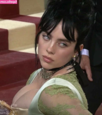Billie Eilish [ billie-eilish ] - Golden hour suits me..