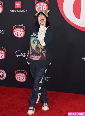 Billie Eilish [ billie-eilish ] - It's Sunday Funday! Ask me about my naughty custom specials.