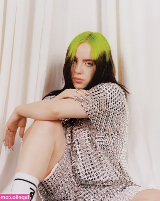 Billie Eilish [ billie-eilish ] - Your fave alt girl leveled up again: thigh tattoo!!