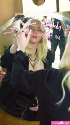 Billie Eilish [ billie-eilish ] - A little relaxation before I have to go sicko mode with packing and