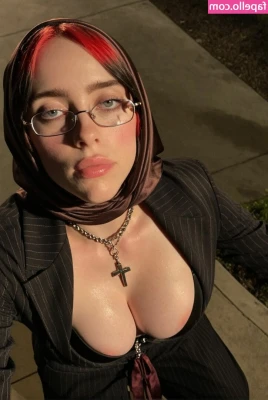 Billie Eilish [ billie-eilish ] - 🍑🍑🍑 Do you want a vid doing an striptease?with your name? im