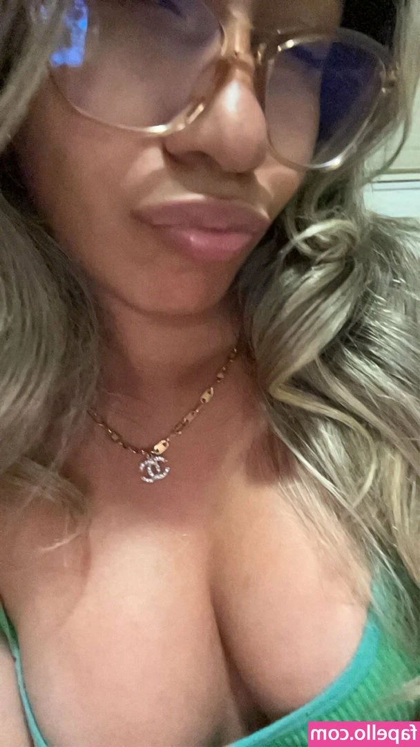 isa.amadorr [ isa-amadorr ] - What is everyone doing? And why aren't you 💦 on my pretty face?