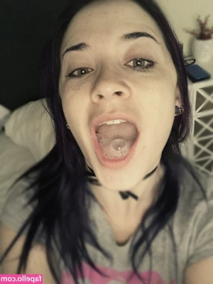 Sexy_Aymee [ sexy-aymee ] - Idk at some point I need to make an Ash Ketchum vid 👀 What do you
