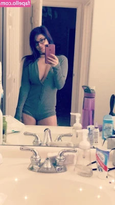 Sexy_Aymee [ sexy-aymee ] - anoter video not fucking uploading correctly.... how many of you guys