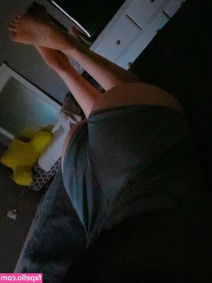 Sexy_Aymee [ sexy-aymee ] - Velma cosplay with my 12inch dildo 🥵
