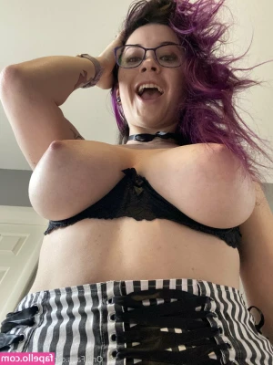 Sexy_Aymee [ sexy-aymee ] - Stream started at 05/14/2023 08:19 pm  Cooking timekeeper and weigh
