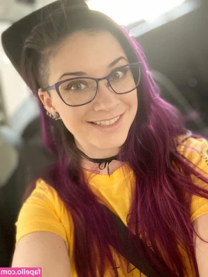 Sexy_Aymee [ sexy-aymee ] - Swipe to see more of me in my alien panties👽➡️