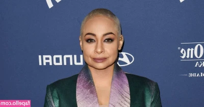 Raven Symone [ raven-symone ] - when I'm taking selfies in the dark and they actually turned out