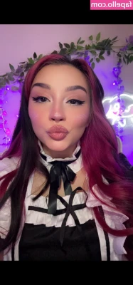 Hollie Jones [ hollie-jones ] - Pretty titties