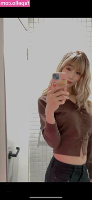 orientalcurvy - Do you guys get a bunch of ads from onlyfans in your feed like we