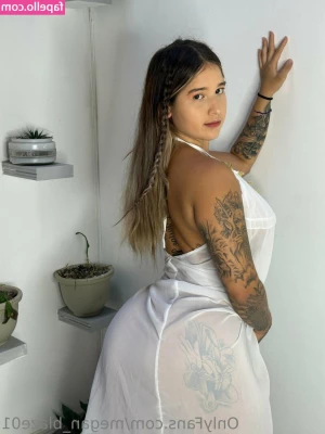 Valeria Castañeda [ valeria-castaneda ] - Pussy Cum Close Up