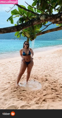 Débora Aladim [ dbora-aladim ] - Bikini marks 🐥🔥👙 after to get tan in Thailand