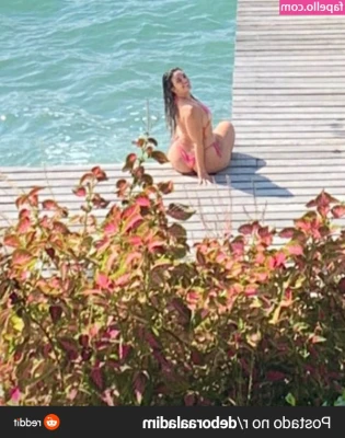 Débora Aladim [ dbora-aladim ] - If you're new around here go like all of my posts on here :)