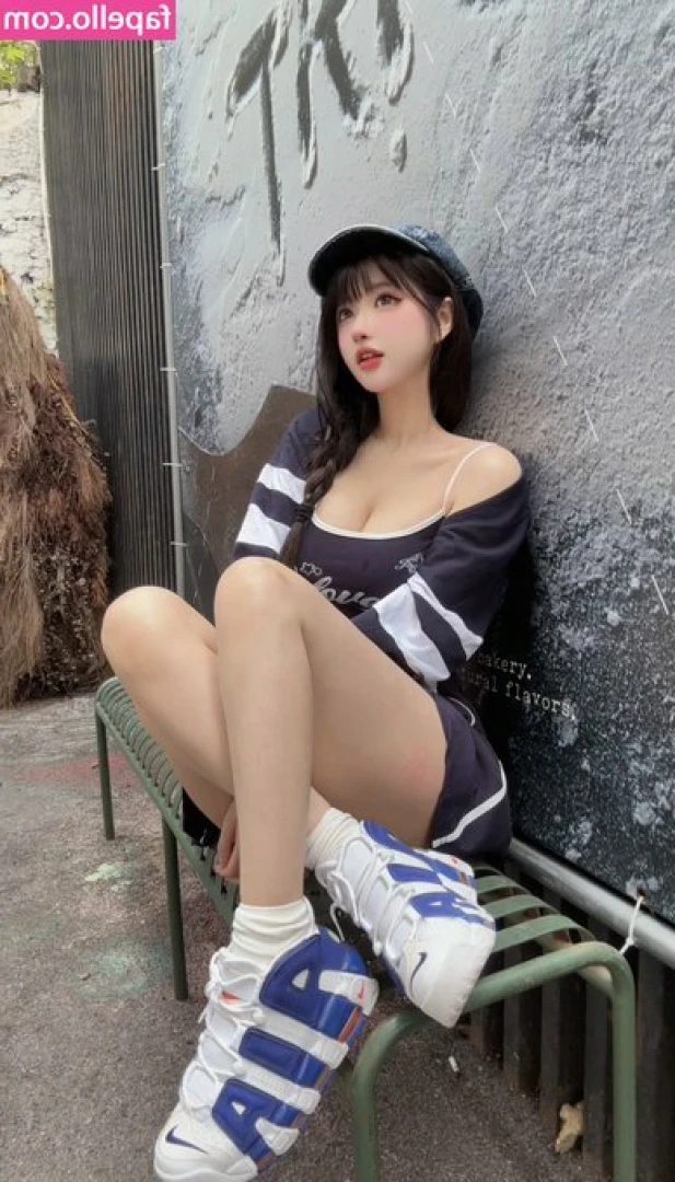 NinimlgbReal - Keep an eye on those dm’s 👀 I have so much new stuff to share