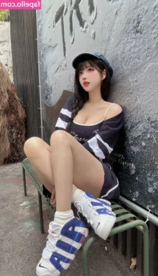 NinimlgbReal - Keep an eye on those dm’s 👀 I have so much new stuff to share